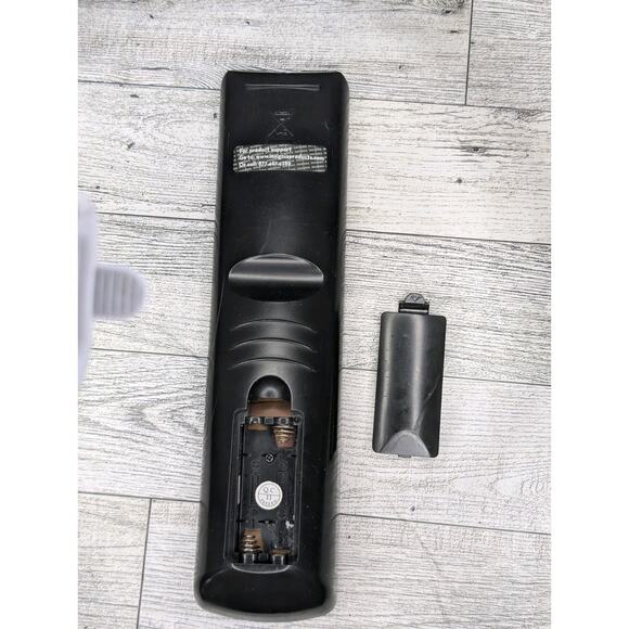 GENUINE INSIGNIA RC-304 LCD TV REMOTE - NS-L19Q-10A NS-L22Q-10A NS-L26Q-10A - Picture 4 of 4